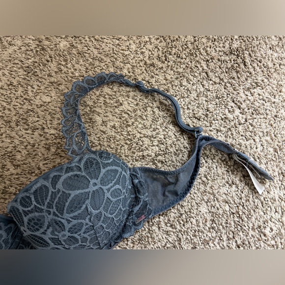 PINK Women’s Lace Push-Up Bra Bundle - Picture 6 of 13